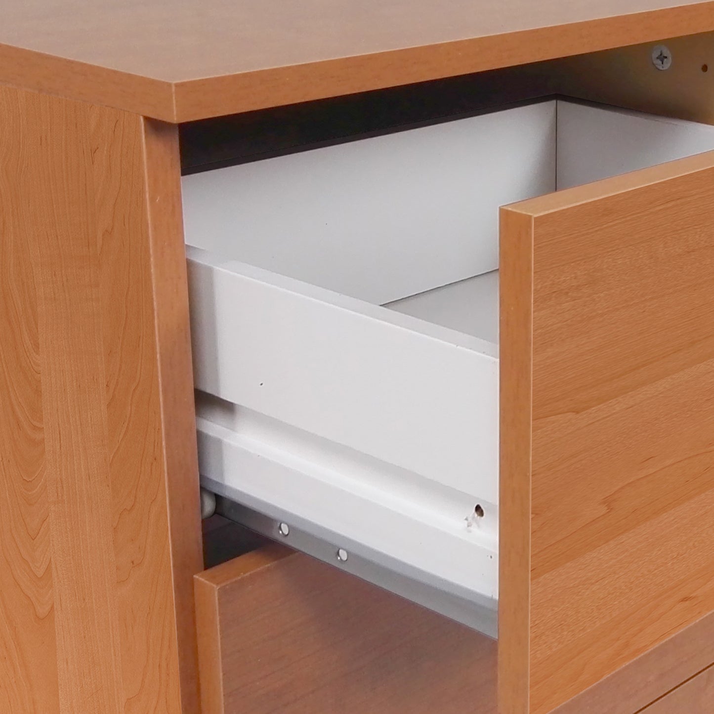 Cómoda 4 Cajones Color Cerezo – Mueble Auxiliar de Estilo Clásico y Elegante, 102x82x42 cm - Buyqualia