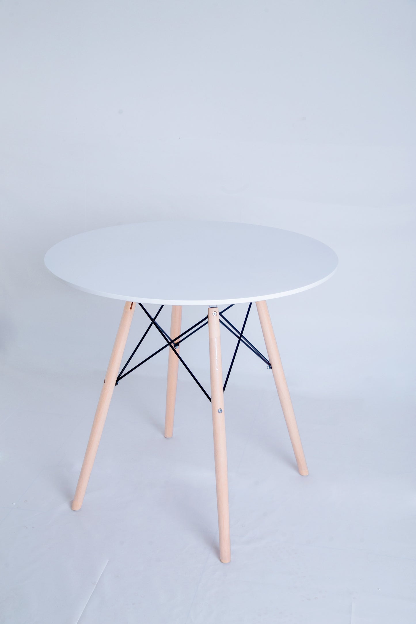Mesa de comedor blanca con patas color madera natural – Estilo nórdico compacto, en dos Tamaños - Buyqualia