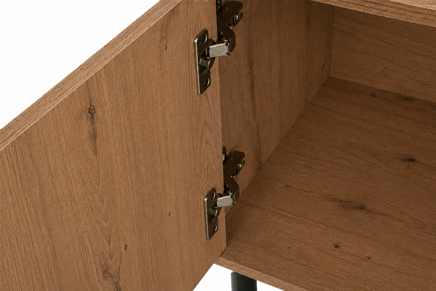 Mesa de TV de estilo moderno en acabado roble con 4 puertas y patas negras