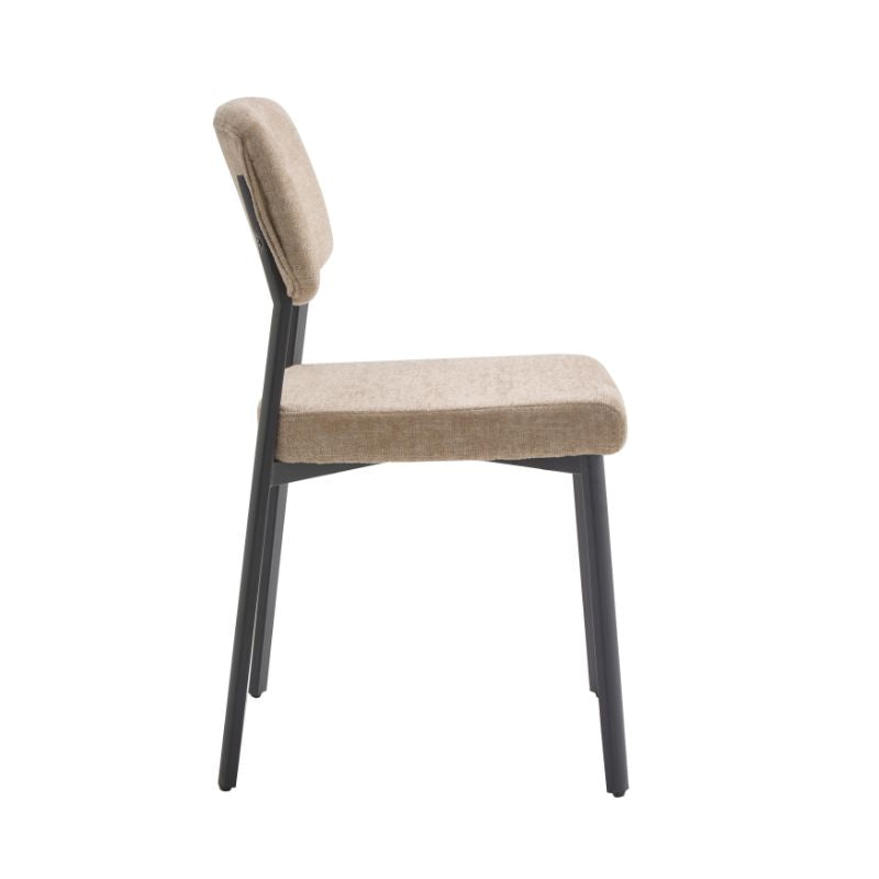 Pack de 4 sillas de comedor tapizadas en visón con respaldo acolchado y patas negras
