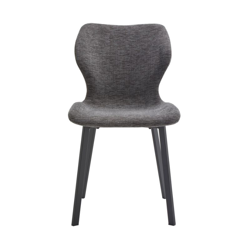 Silla tapizada de diseño moderno con respaldo envolvente y patas metálicas
